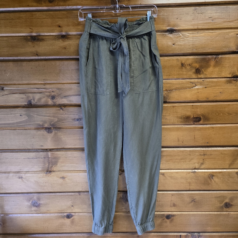 The Abercrombie & Fitch Army Green Lyocell Paperbag Tie Waist Jogger Pants XS